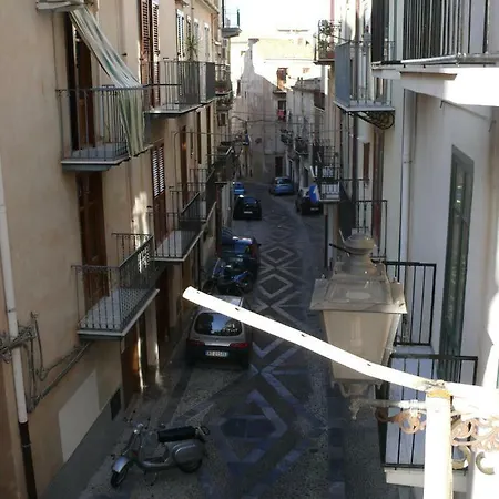 Casa Adriana In Via Spinuzza Cefalù