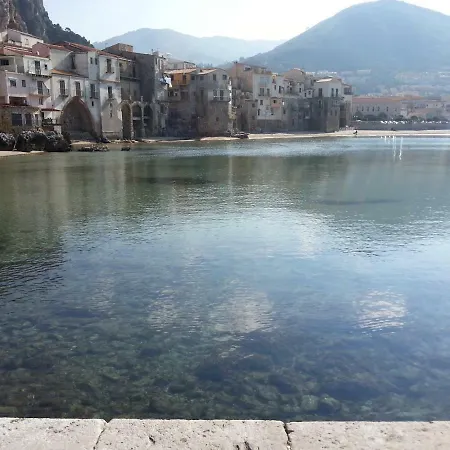 Feriehus Casa Adriana In Via Spinuzza Cefalù