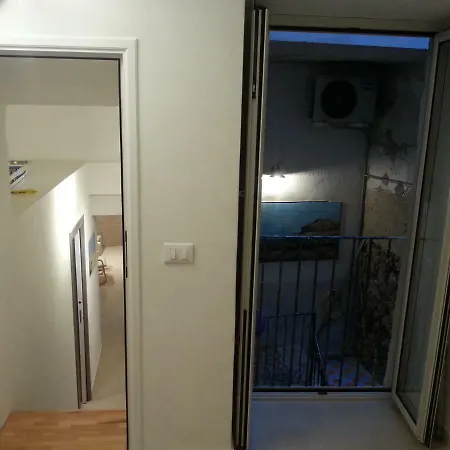 Casa Adriana In Via Spinuzza Feriehus