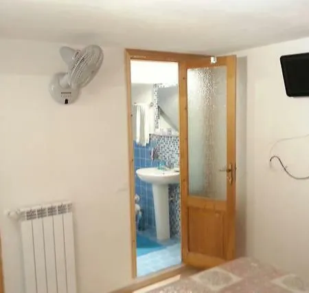 Casa Adriana In Via Spinuzza Feriehus Cefalù