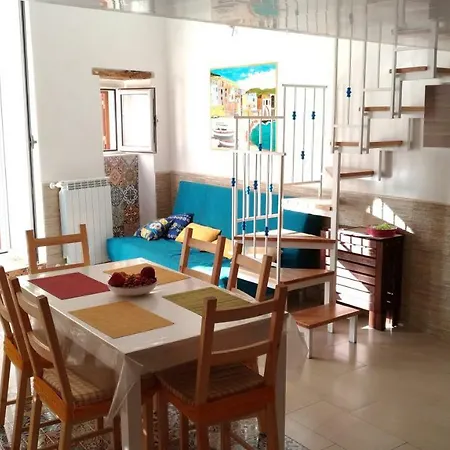 Casa Adriana In Via Spinuzza Feriehus Cefalù
